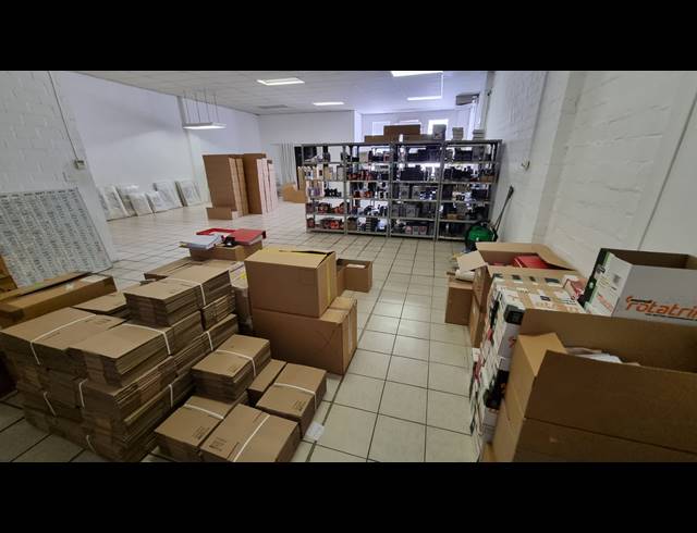 200M² WAREHOUSE TO LET IN OBSERVATORY